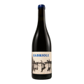 Fles Cabriole 2024, rode natuurwijn van Les Vins de l'Aventure, etiket met paarden in het water